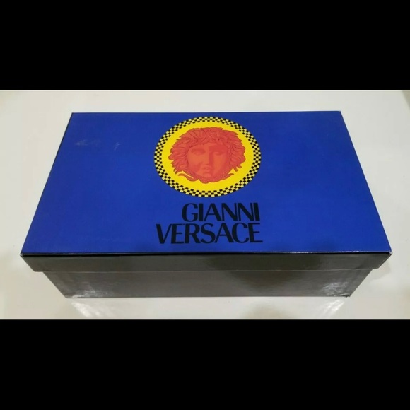 Vintage Versace lambskin 3” Pumps SOLD - Picture 6 of 9